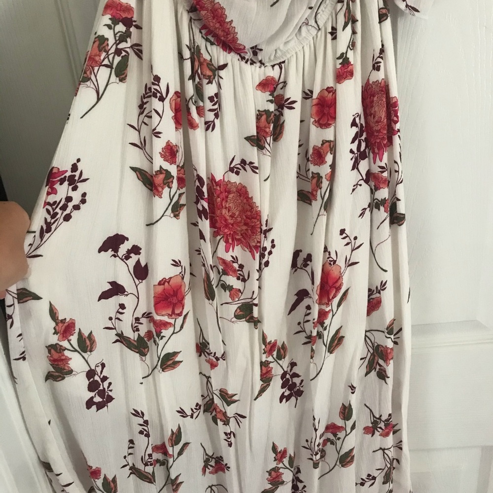 White OFF THE SHOULDER Dress🌸 - Picture 4 of 6